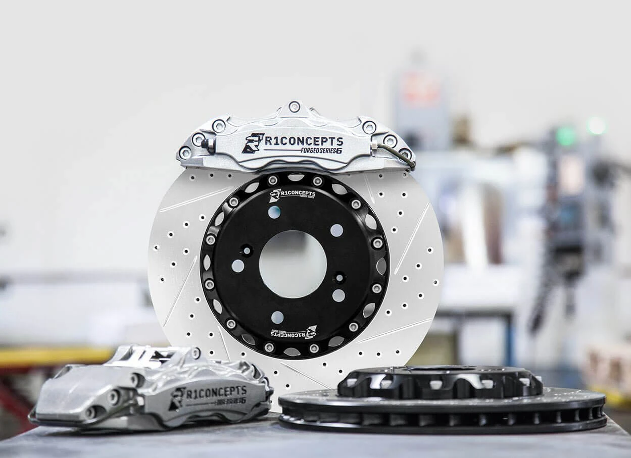 Big brake kit: forged caliper with drilled and slotted rotors - Chevrolet Camaro Brake Upgrades: Best R1 Concepts Pads and Ro